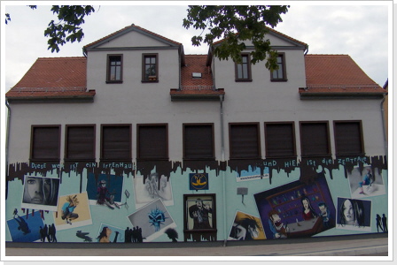 "gestört... ?!" Fassadengestaltung (Teil 02) "gestört... ?!" AJZ Erfurt